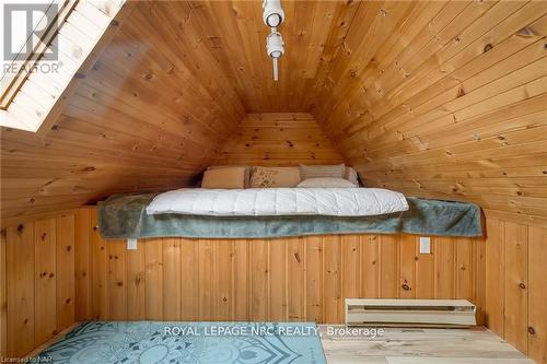 2 Hilda Street, Welland (767 - N. Welland), ON - Indoor Photo Showing Bedroom