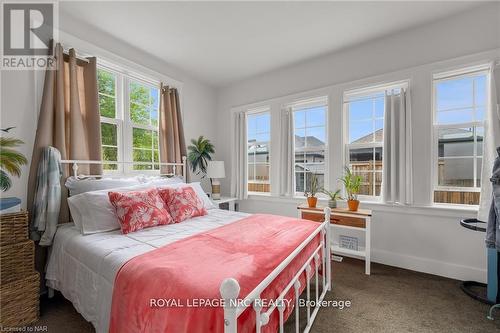 2 Hilda Street, Welland (767 - N. Welland), ON - Indoor Photo Showing Bedroom