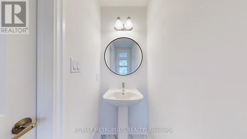 135 Flood Avenue, Clarington, ON - Indoor Photo Showing Bathroom