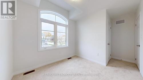 135 Flood Avenue, Clarington, ON - Indoor Photo Showing Other Room