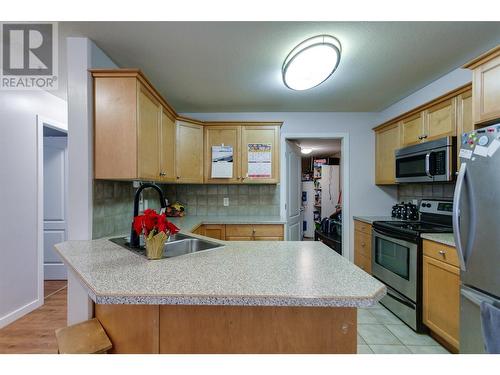 260 Franklyn Road Unit# 113, Kelowna, BC - Indoor Photo Showing Kitchen With Stainless Steel Kitchen With Double Sink