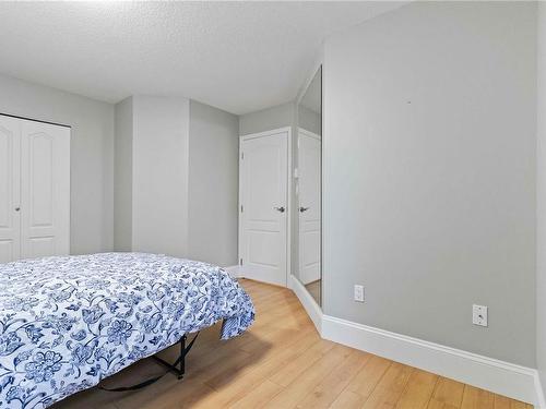 206C-4678 Elk Lake Dr, Saanich, BC - Indoor Photo Showing Bedroom