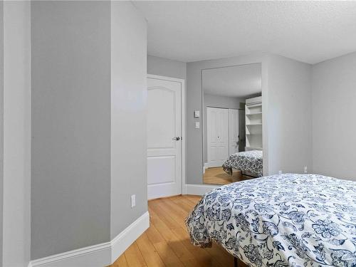 206C-4678 Elk Lake Dr, Saanich, BC - Indoor Photo Showing Bedroom