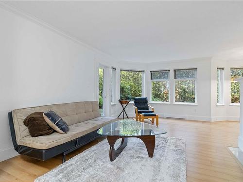 206C-4678 Elk Lake Dr, Saanich, BC - Indoor Photo Showing Living Room