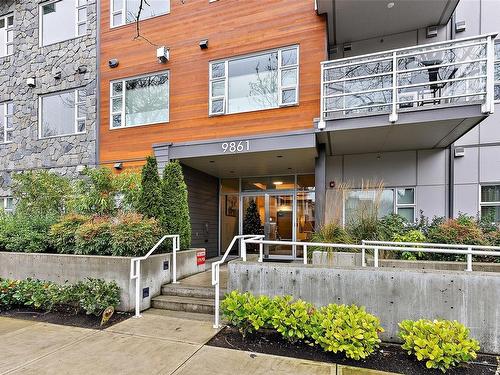 309-9861 Third St, Sidney, BC - Outdoor With Balcony