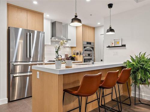 309-9861 Third St, Sidney, BC - Indoor Photo Showing Kitchen With Upgraded Kitchen