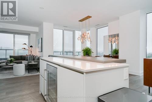 1002 - 128 Pears Avenue, Toronto, ON - Indoor Photo Showing Bathroom