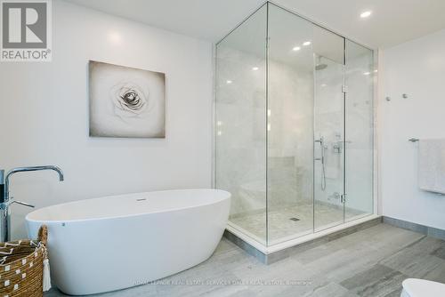 1002 - 128 Pears Avenue, Toronto, ON - Indoor Photo Showing Bathroom