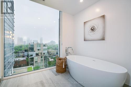 1002 - 128 Pears Avenue, Toronto, ON - Indoor Photo Showing Bathroom