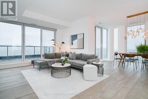 1002 - 128 Pears Avenue, Toronto, ON - Indoor Photo Showing Living Room