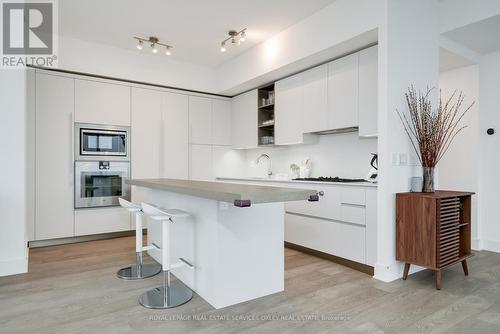 1002 - 128 Pears Avenue, Toronto, ON - Indoor Photo Showing Kitchen