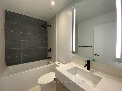 1109-308 Jarvis St, Toronto, ON - Indoor Photo Showing Bathroom