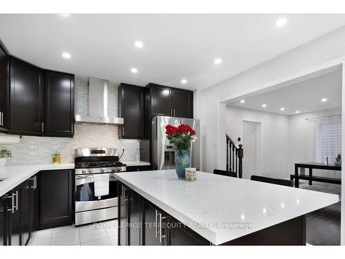 261 Cedric Terr, Milton, ON - Indoor Photo Showing Kitchen With Upgraded Kitchen