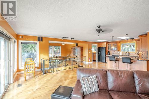 1158 Kathleen Dr, Duncan, BC - Indoor Photo Showing Living Room