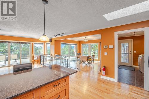 1158 Kathleen Dr, Duncan, BC - Indoor