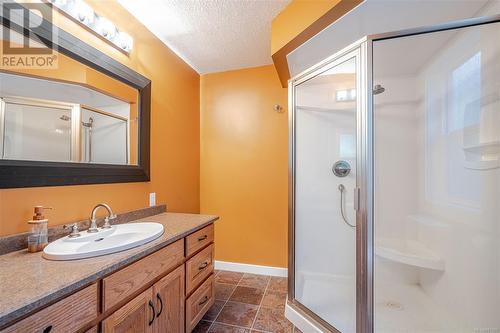 1158 Kathleen Dr, Duncan, BC - Indoor Photo Showing Bathroom