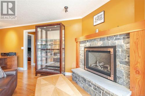 1158 Kathleen Dr, Duncan, BC - Indoor Photo Showing Living Room With Fireplace