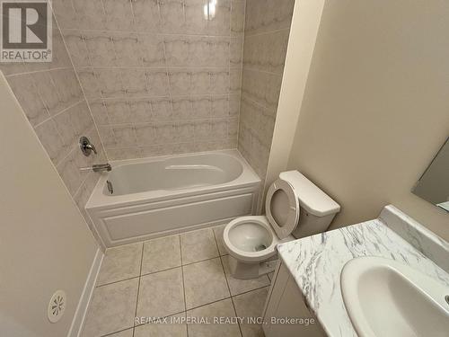 3085 Welsman Gardens, Oakville, ON - Indoor Photo Showing Bathroom