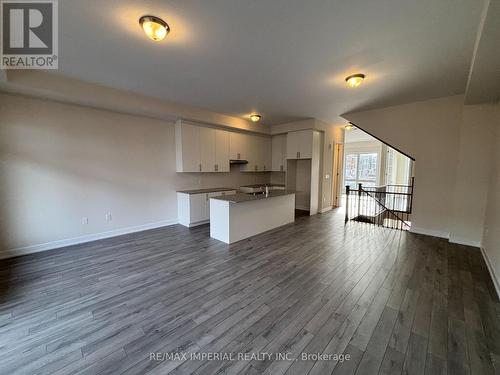 3085 Welsman Gardens, Oakville, ON - Indoor Photo Showing Kitchen