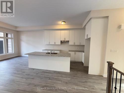 3085 Welsman Gardens, Oakville, ON - Indoor Photo Showing Kitchen With Double Sink