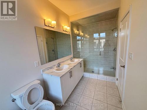 3085 Welsman Gardens, Oakville, ON - Indoor Photo Showing Bathroom