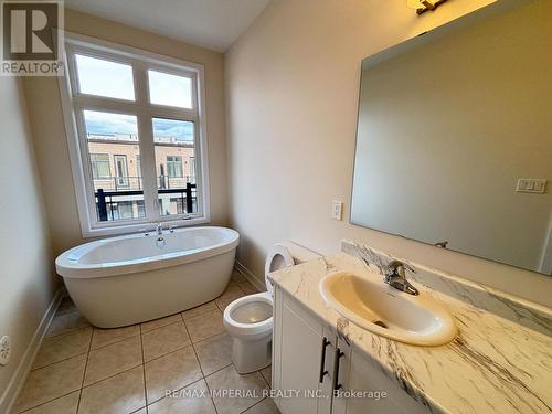 3085 Welsman Gardens, Oakville, ON - Indoor Photo Showing Bathroom