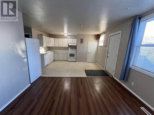 5231 44 Street, Fort Nelson, BC - Indoor Photo Showing Kitchen