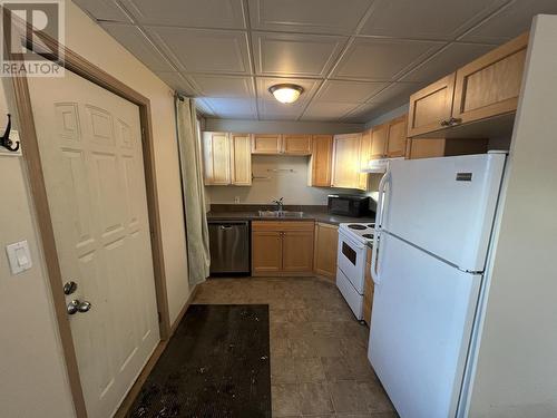 5231 44 Street, Fort Nelson, BC - Indoor Photo Showing Kitchen