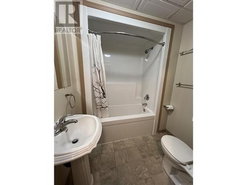 5231 44 Street, Fort Nelson, BC - Indoor Photo Showing Bathroom