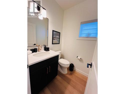 514 14Th Street Unit# 403, Invermere, BC - Indoor Photo Showing Bathroom