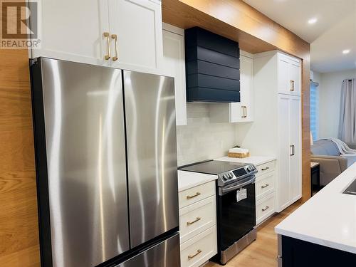 514 14Th Street Unit# 404, Invermere, BC - Indoor Photo Showing Kitchen With Upgraded Kitchen