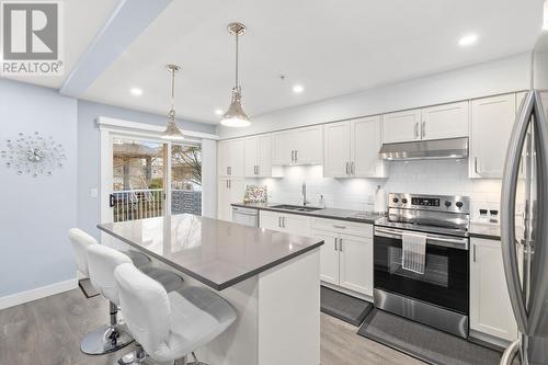 9 1260 Riverside Drive, Port Coquitlam, BC - Indoor Photo Showing Kitchen With Double Sink With Upgraded Kitchen