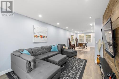 9 1260 Riverside Drive, Port Coquitlam, BC - Indoor Photo Showing Living Room