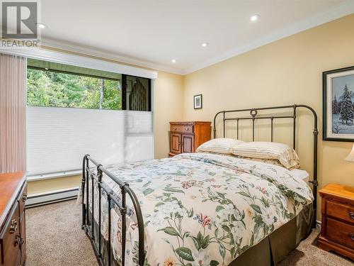 2 4510 Blackcomb Way, Whistler, BC - Indoor Photo Showing Bedroom