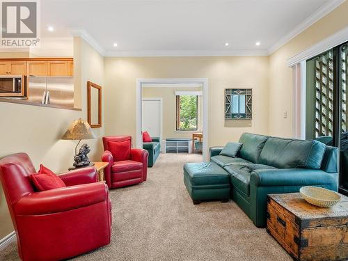 2 4510 Blackcomb Way, Whistler, BC - Indoor Photo Showing Living Room