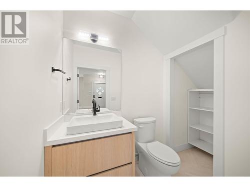 1058 W 15 Th Avenue, Vancouver, BC - Indoor Photo Showing Bathroom