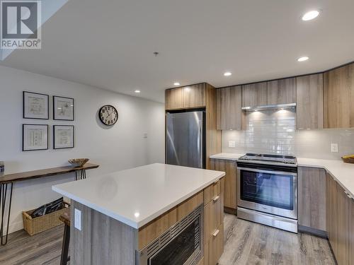 209 1365 Pemberton Avenue, Squamish, BC - Indoor Photo Showing Kitchen With Upgraded Kitchen