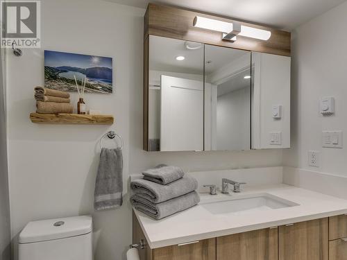 209 1365 Pemberton Avenue, Squamish, BC - Indoor Photo Showing Bathroom