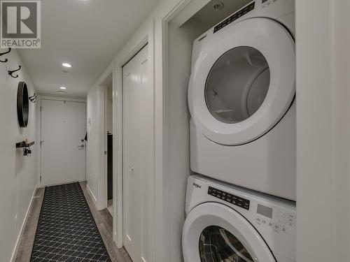 209 1365 Pemberton Avenue, Squamish, BC - Indoor Photo Showing Laundry Room