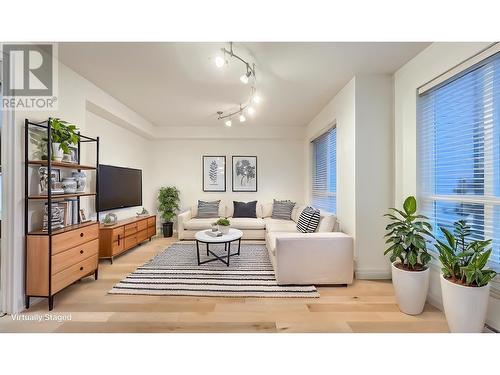 212 2343 Atkins Avenue, Port Coquitlam, BC - Indoor Photo Showing Living Room