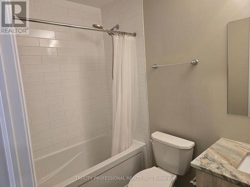 1710 - 104 Garment Street, Kitchener, ON - Indoor Photo Showing Bathroom