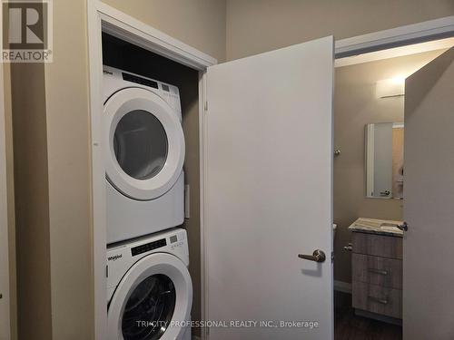 1710 - 104 Garment Street, Kitchener, ON - Indoor Photo Showing Laundry Room