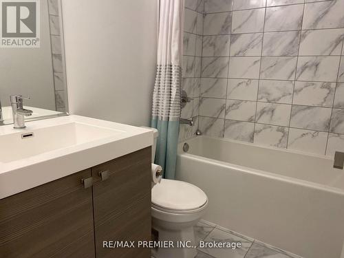 606 - 621 Sheppard Avenue E, Toronto, ON - Indoor Photo Showing Bathroom