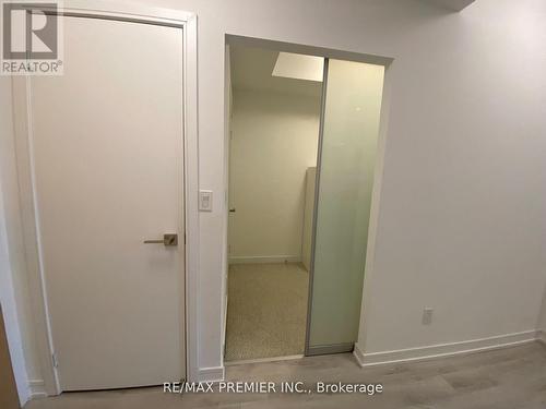 606 - 621 Sheppard Avenue E, Toronto, ON - Indoor Photo Showing Other Room