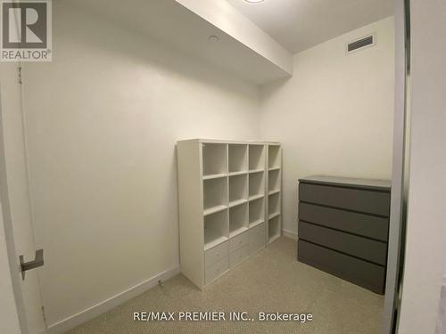 606 - 621 Sheppard Avenue E, Toronto, ON - Indoor Photo Showing Other Room