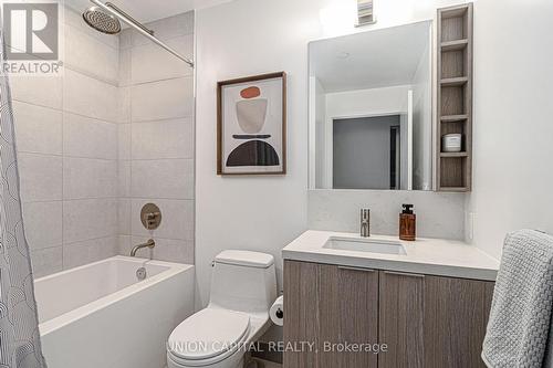 502 - 2020 Bathurst Street, Toronto, ON - Indoor Photo Showing Bathroom