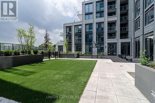 502 - 2020 Bathurst Street, Toronto, ON - Outdoor