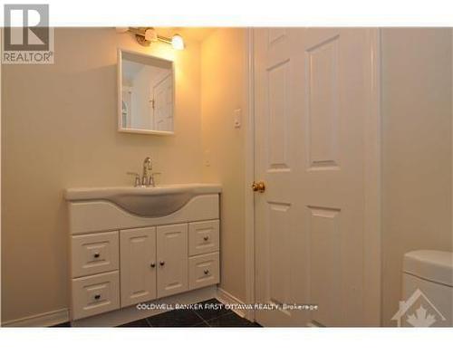 114 Mosswood Court, Ottawa, ON - Indoor Photo Showing Bathroom