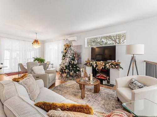 Living room - 18 Rue Des Bourgeons, Lac-Brome, QC - Indoor Photo Showing Living Room