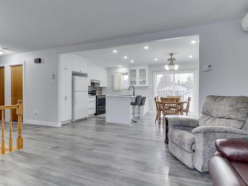 Overall view - 8225 Rue Agathe, Laval (Saint-François), QC - Indoor Photo Showing Living Room